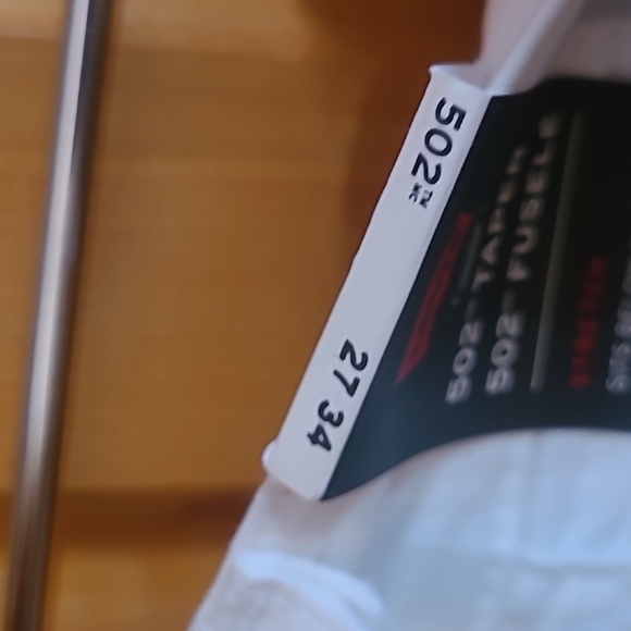 NWT  Levi's 502 Taper white team Canada jeans size 27 x 34 - Picture 5 of 5